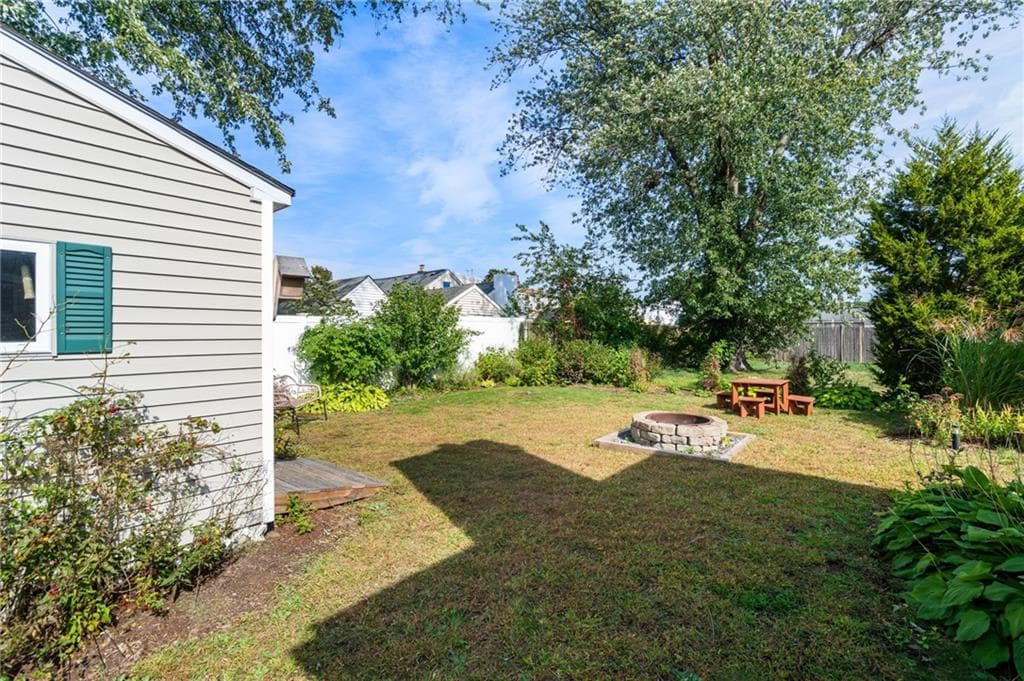 Single Family Residence at 384 Vine Street, Pawtucket, photo 23 of 25