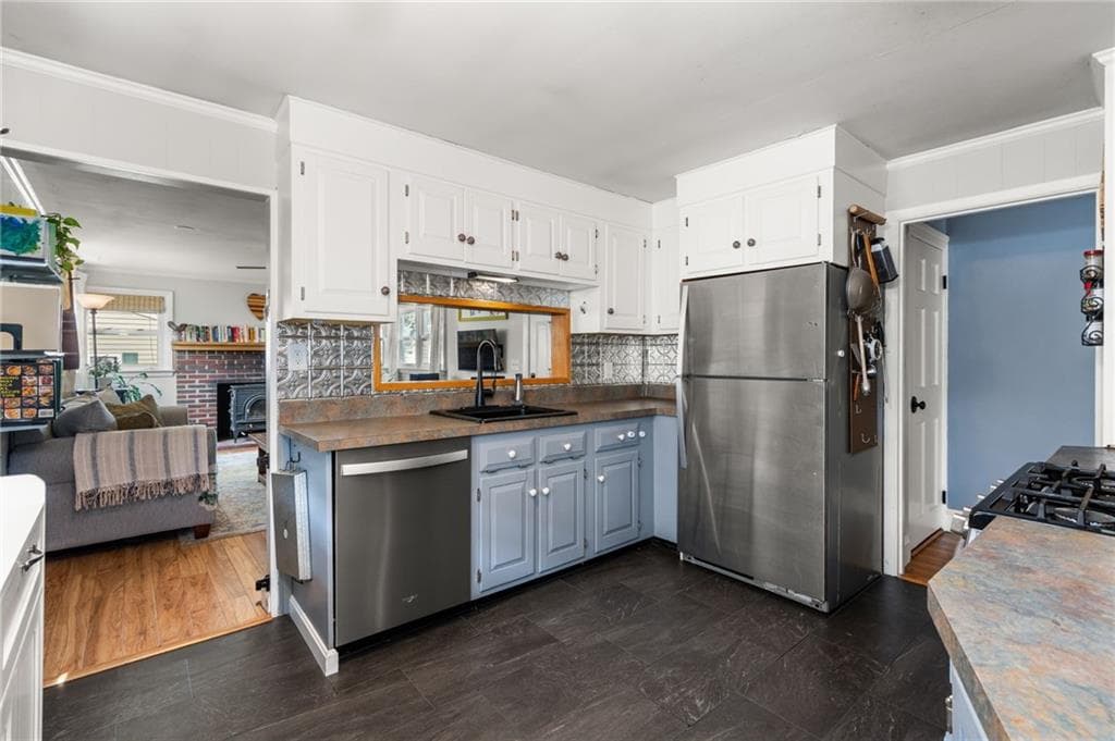Single Family Residence at 384 Vine Street, Pawtucket, photo 11 of 25