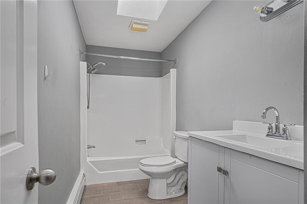 Multi Family at 298 300 Grosvenor Avenue, East Providence, photo 13 of 35