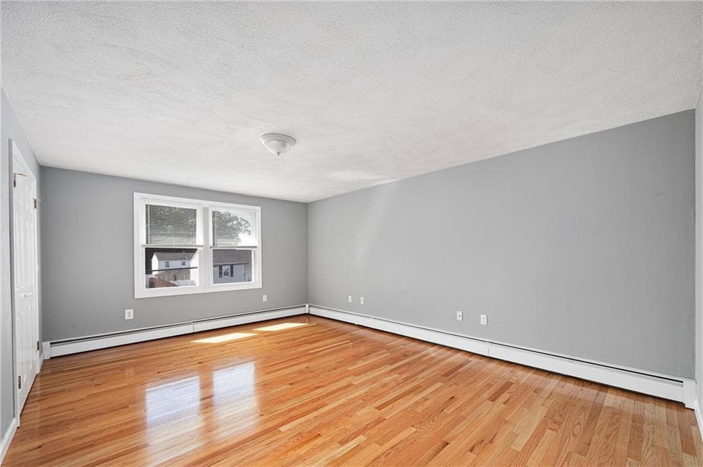 Multi Family at 298 300 Grosvenor Avenue, East Providence, photo 14 of 35