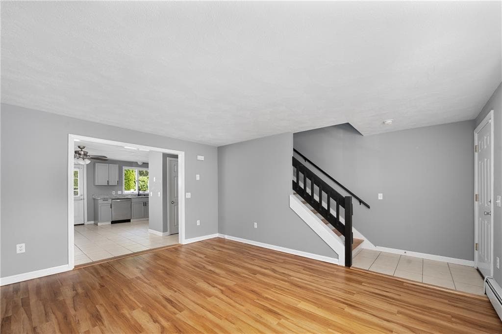 Multi Family at 298 300 Grosvenor Avenue, East Providence, photo 8 of 35