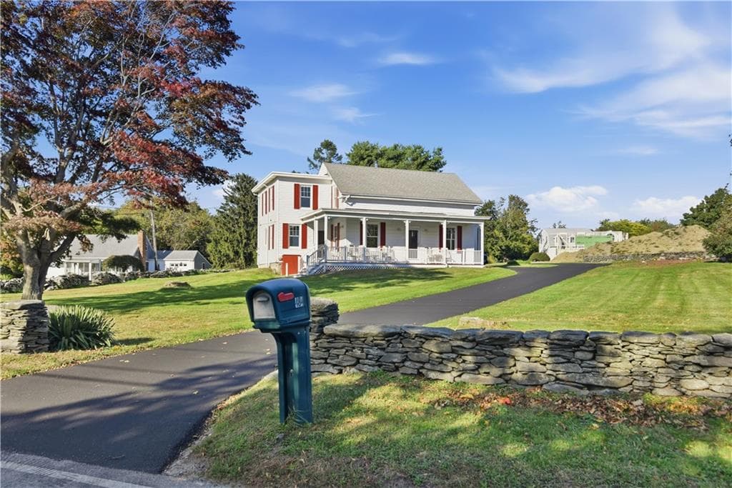 Single Family Residence at 484 Oliphant Lane, Middletown, photo 2 of 50