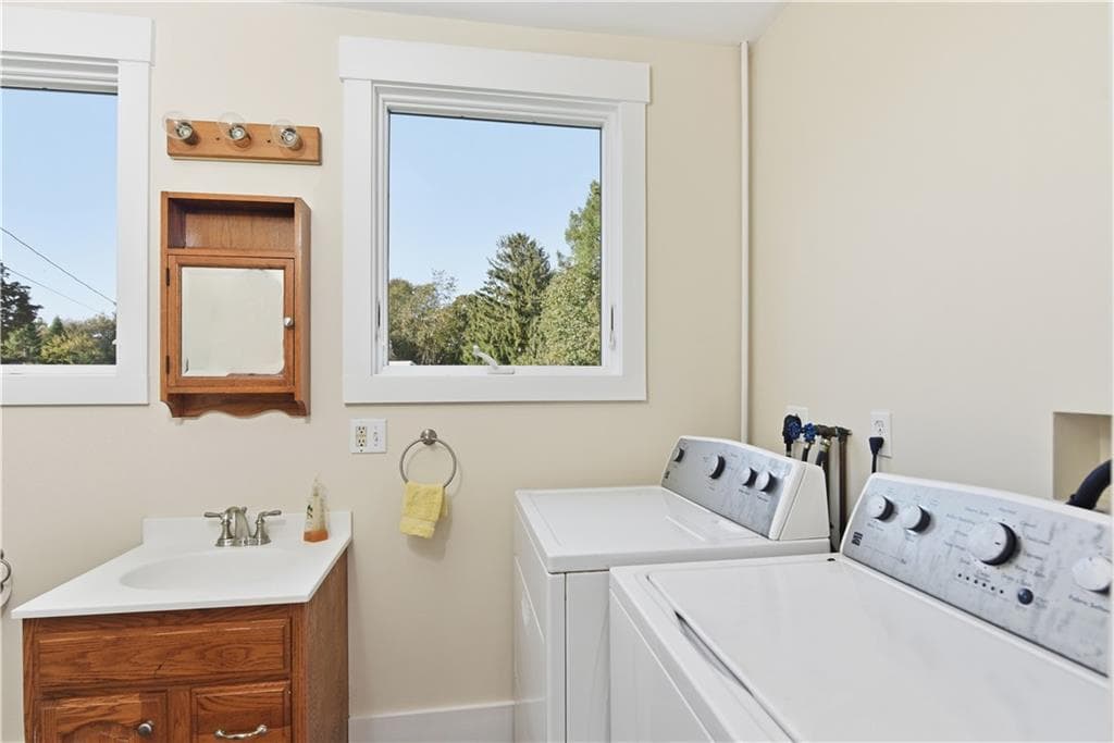 Single Family Residence at 484 Oliphant Lane, Middletown, photo 24 of 50