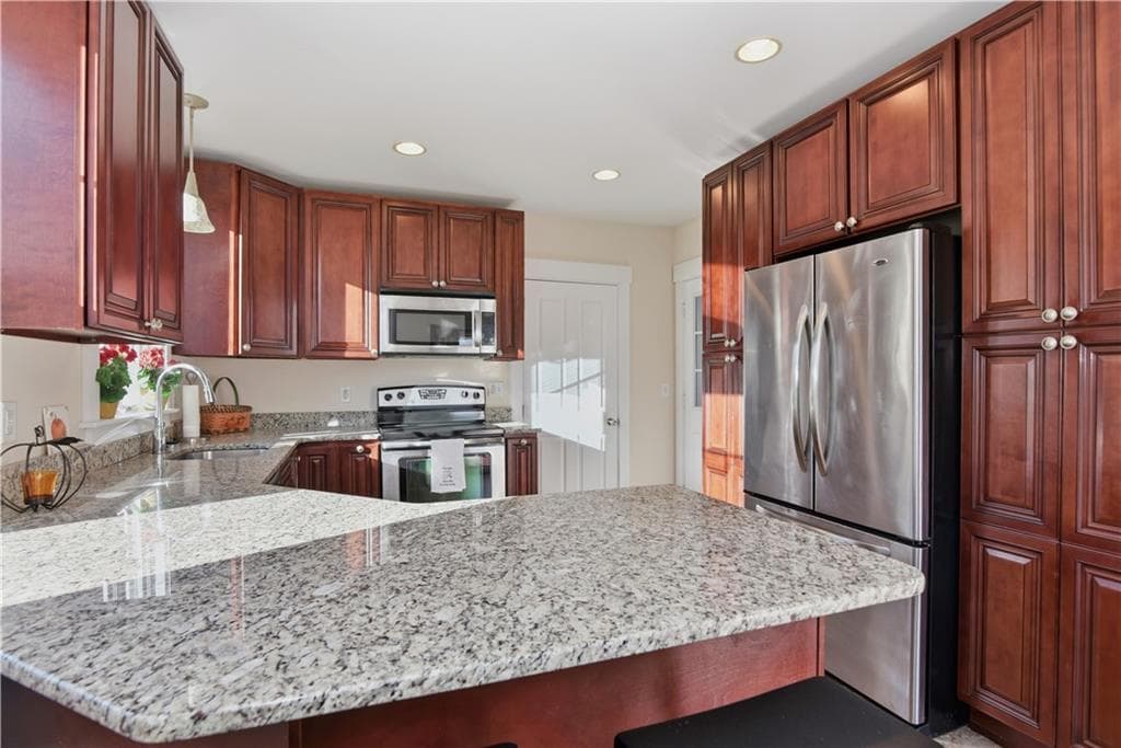 Single Family Residence at 484 Oliphant Lane, Middletown, photo 19 of 50