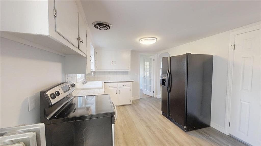Single Family Residence at 425 Hope Road, Cranston, photo 5 of 16