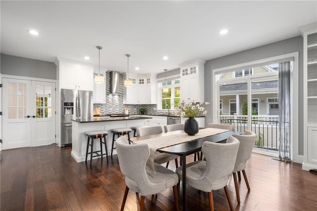 Single Family Residence at 13 Boyde's Crossing, Norfolk, photo 13 of 38
