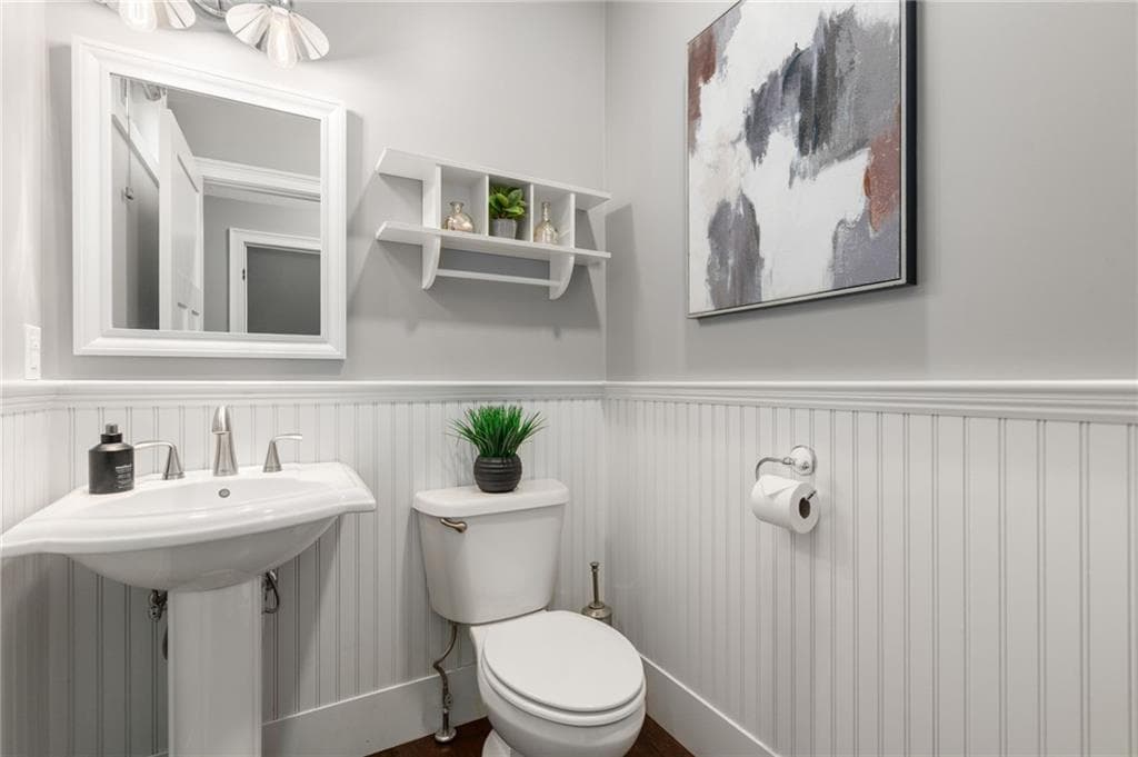 Single Family Residence at 13 Boyde's Crossing, Norfolk, photo 22 of 38