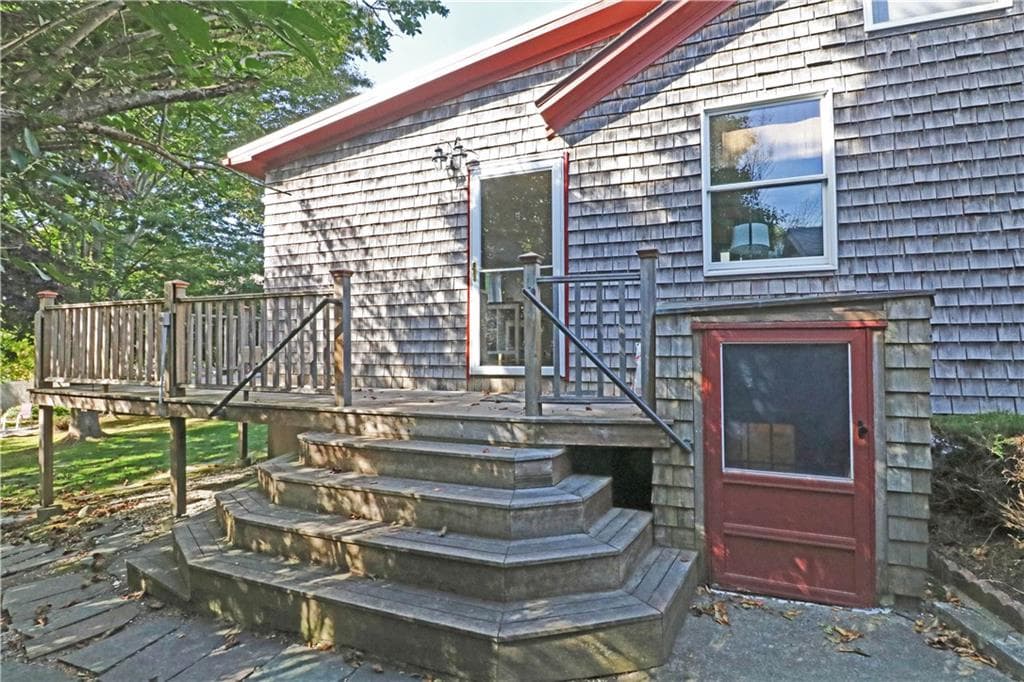 Single Family Residence at 12 Draper Avenue, Middletown, photo 9 of 32