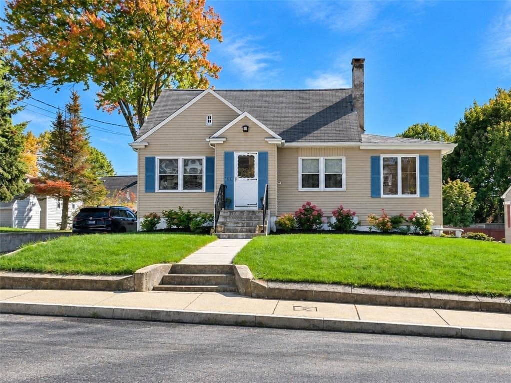Single Family Residence at 64 Blackstone Street, Cumberland, photo 21 of 40
