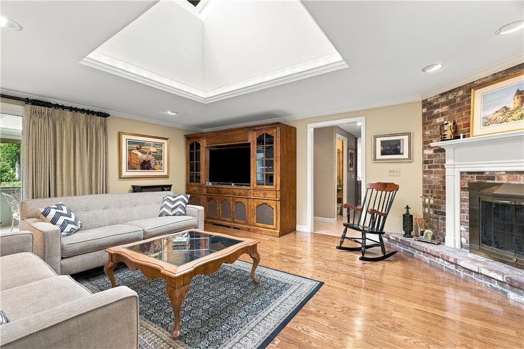 Single Family Residence at 1 Kings Row, Cumberland, photo 6 of 48