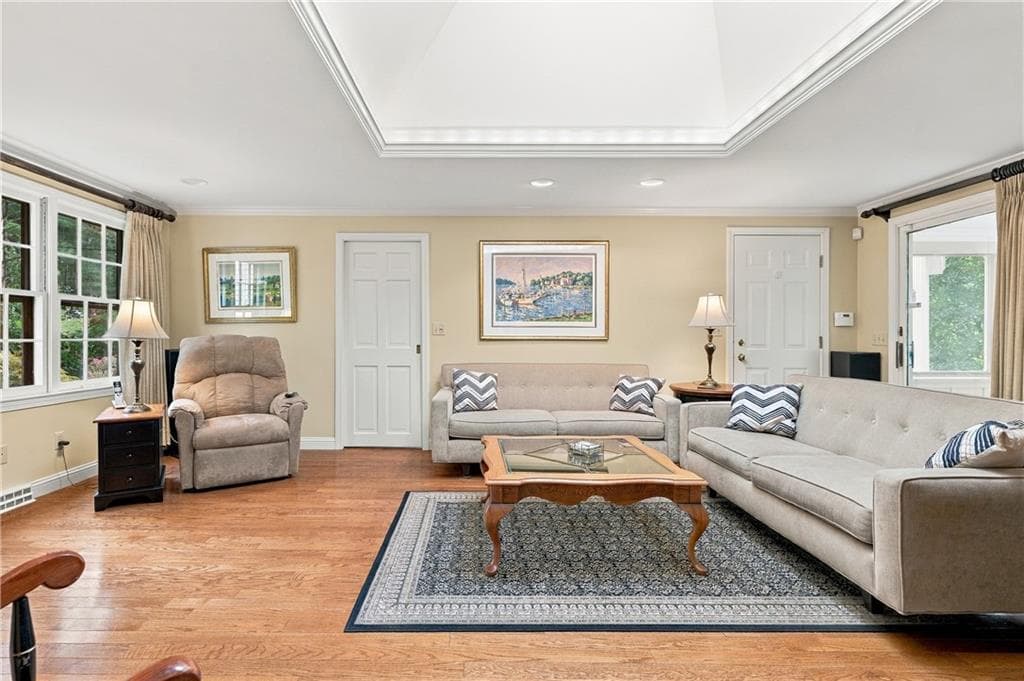 Single Family Residence at 1 Kings Row, Cumberland, photo 4 of 48