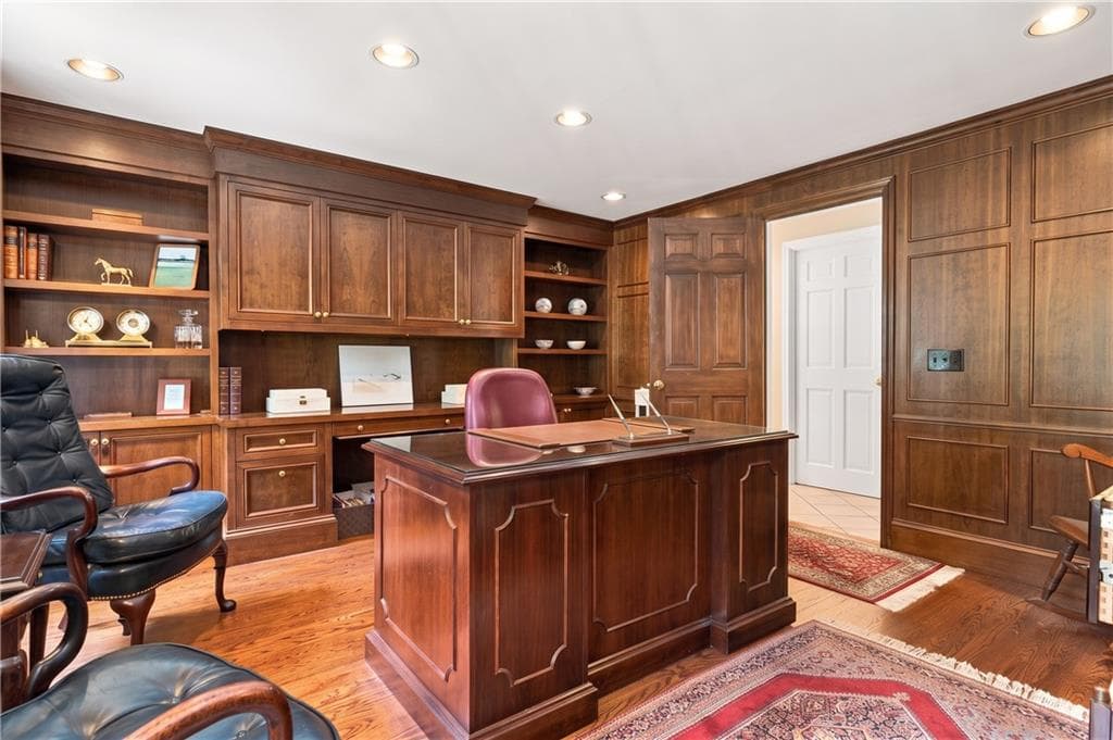 Single Family Residence at 1 Kings Row, Cumberland, photo 21 of 48