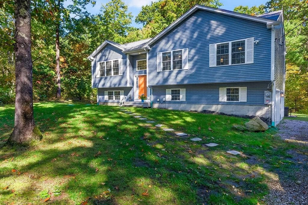 Single Family Residence at 427 Log Road, Smithfield, photo 2 of 50