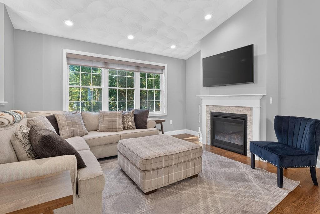 Single Family Residence at 427 Log Road, Smithfield, photo 6 of 50