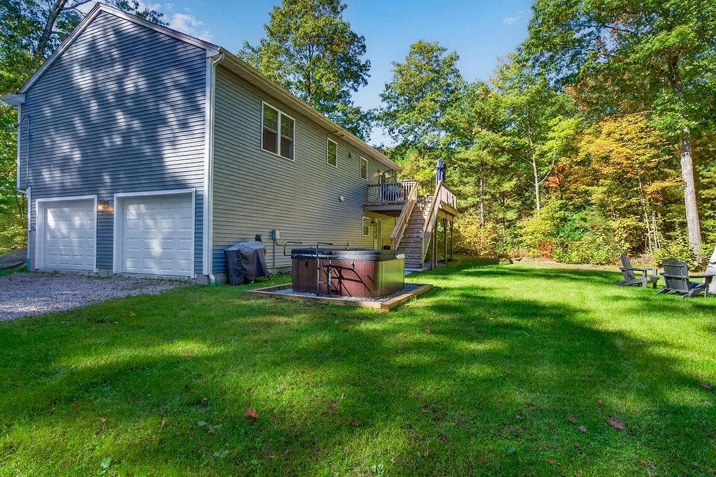 Single Family Residence at 427 Log Road, Smithfield, photo 46 of 50