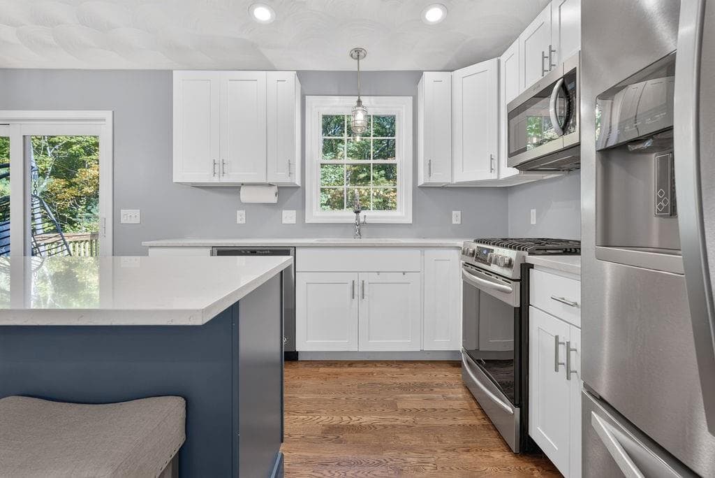 Single Family Residence at 427 Log Road, Smithfield, photo 12 of 50