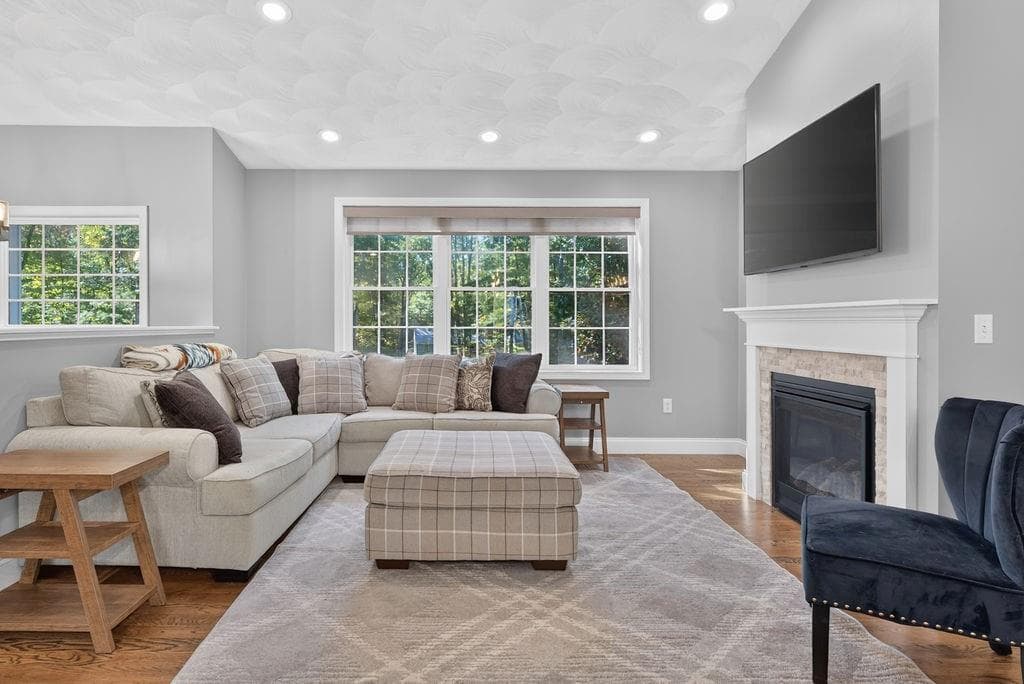Single Family Residence at 427 Log Road, Smithfield, photo 7 of 50