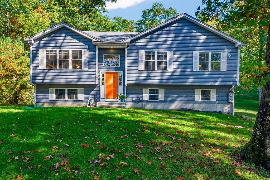 Single Family Residence at 427 Log Road, Smithfield, photo 3 of 50