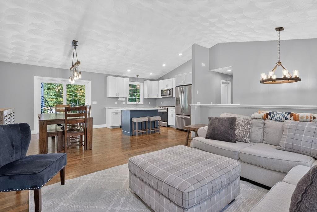 Single Family Residence at 427 Log Road, Smithfield, photo 8 of 50