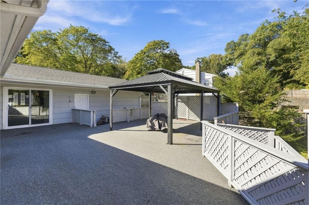 Single Family Residence at 157 Shenandoah Road, Warwick, photo 18 of 23