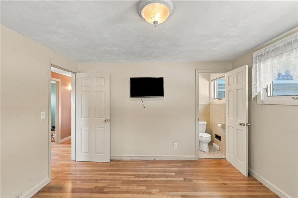 Single Family Residence at 157 Shenandoah Road, Warwick, photo 8 of 23