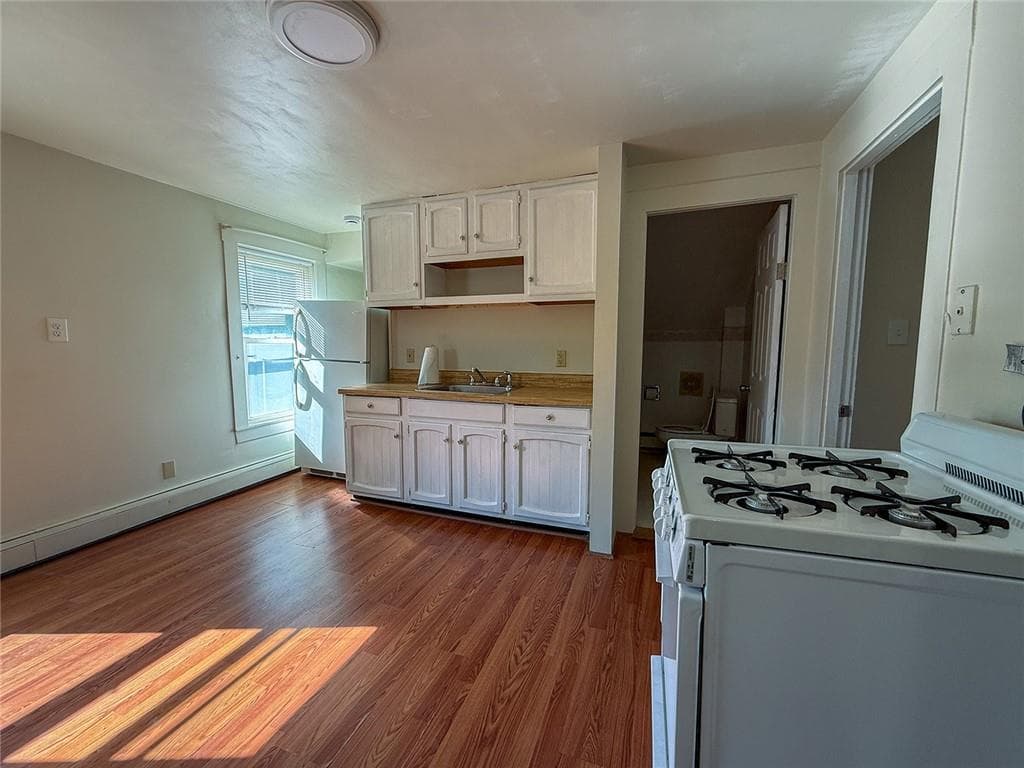 Multi Family at 333 Cass Avenue, Woonsocket, photo 13 of 27