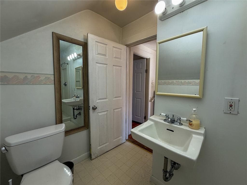 Multi Family at 333 Cass Avenue, Woonsocket, photo 16 of 27