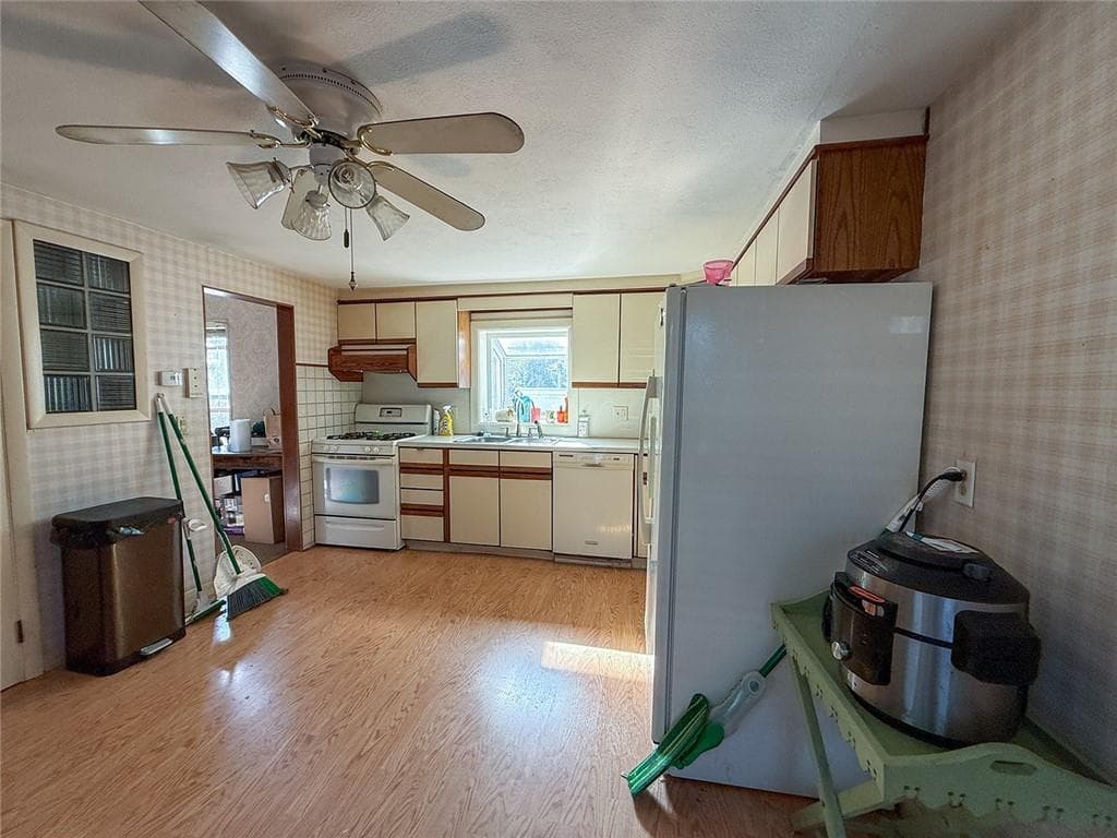 Multi Family at 333 Cass Avenue, Woonsocket, photo 3 of 27