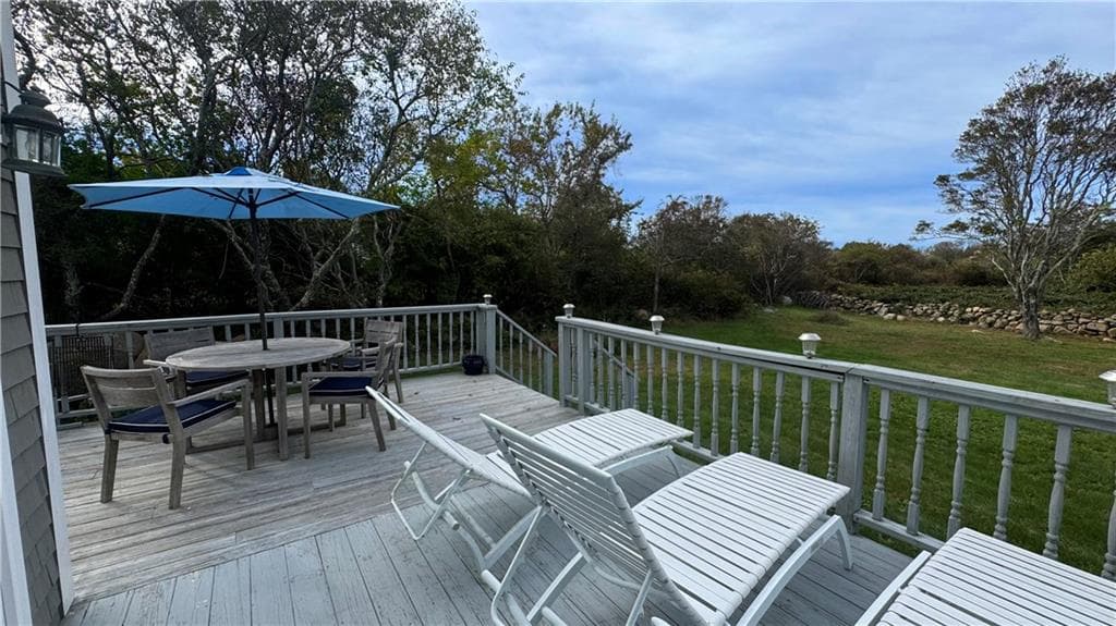 Single Family Residence at 1646 Payne Road, Block Island, photo 6 of 39