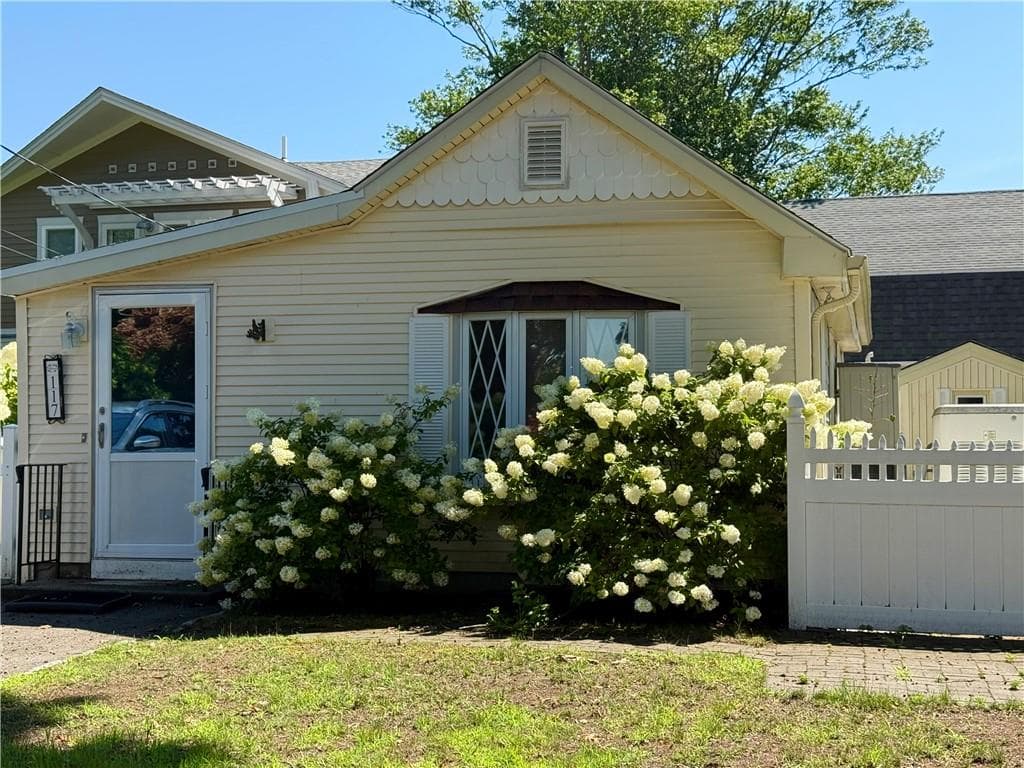 Single Family Residence at 117 Namquid Drive, Warwick, photo 31 of 31