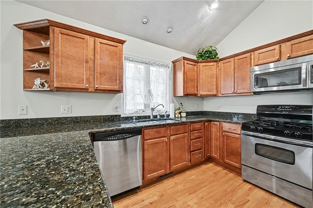 Condominium at 1421 Douglas Avenue UNIT H, North Providence, photo 16 of 27