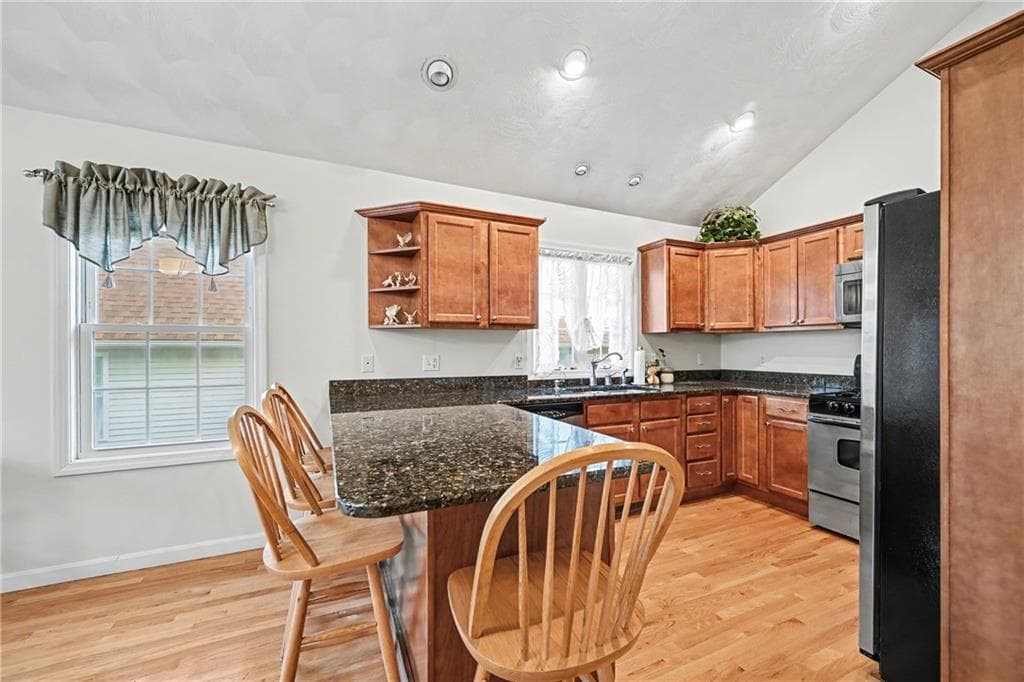 Condominium at 1421 Douglas Avenue UNIT H, North Providence, photo 15 of 27