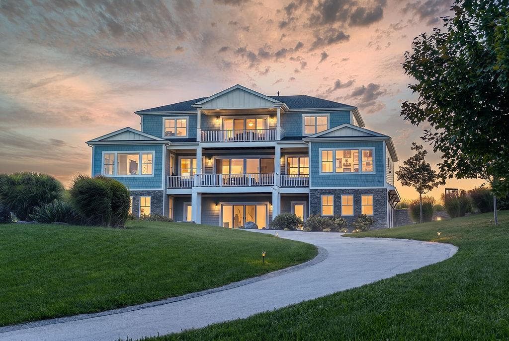 459 Vanderbilt Lane