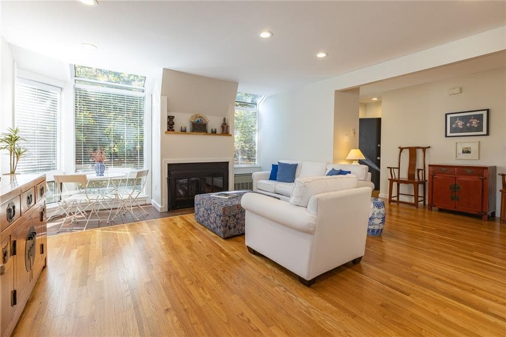Condominium at 421 Bellevue Avenue UNIT 2D, Newport, photo 9 of 36