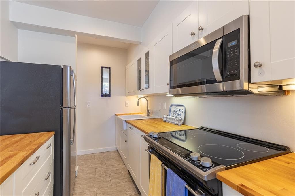 Condominium at 421 Bellevue Avenue UNIT 2D, Newport, photo 14 of 36
