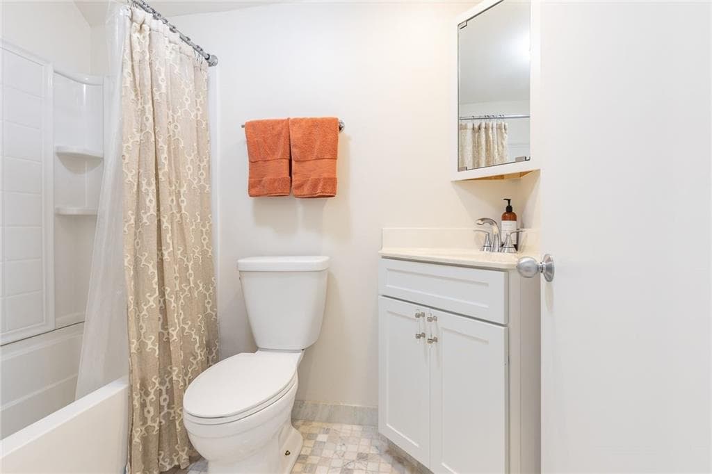 Condominium at 421 Bellevue Avenue UNIT 2D, Newport, photo 29 of 36
