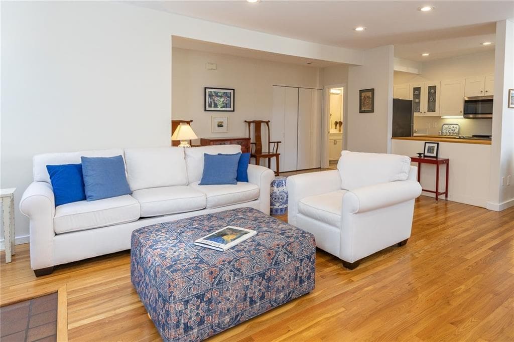 Condominium at 421 Bellevue Avenue UNIT 2D, Newport, photo 8 of 36