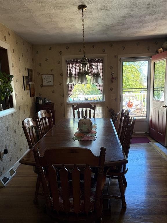 Single Family Residence at 3 Oak Street, Johnston, photo 5 of 23