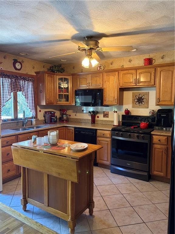 Single Family Residence at 3 Oak Street, Johnston, photo 4 of 23