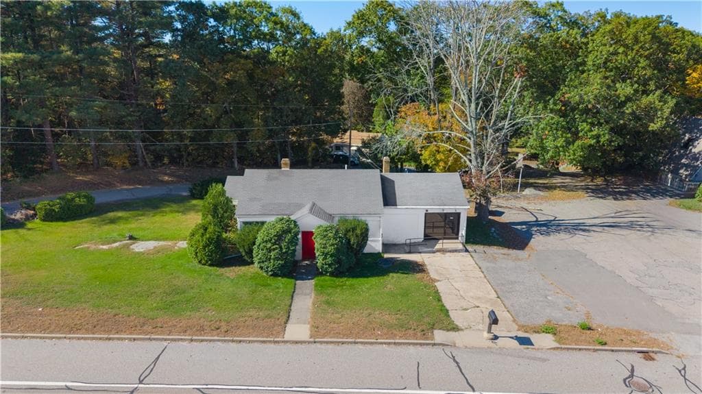 249 233 Eddie Dowling Highway