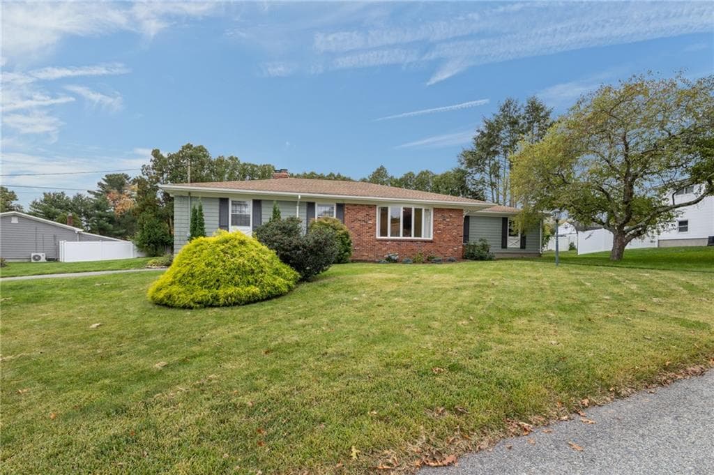 Single Family Residence at 22 Oakhurst Drive, Smithfield, photo 28 of 32