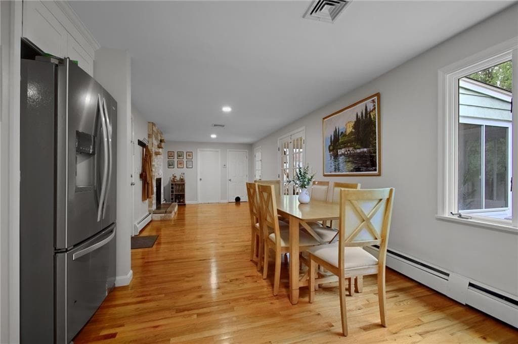 Single Family Residence at 22 Oakhurst Drive, Smithfield, photo 5 of 32
