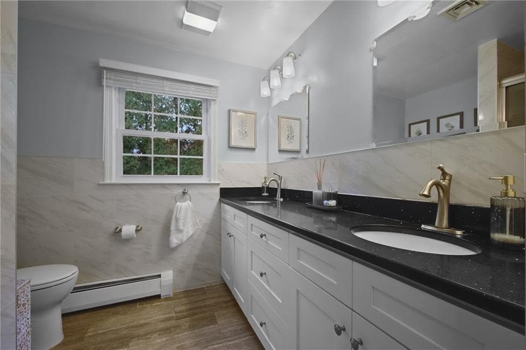 Single Family Residence at 22 Oakhurst Drive, Smithfield, photo 15 of 32