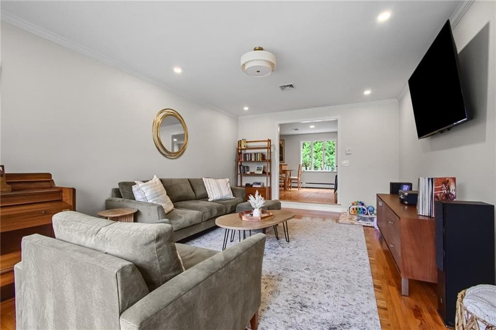 Single Family Residence at 22 Oakhurst Drive, Smithfield, photo 11 of 32