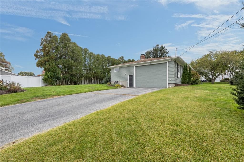 Single Family Residence at 22 Oakhurst Drive, Smithfield, photo 29 of 32