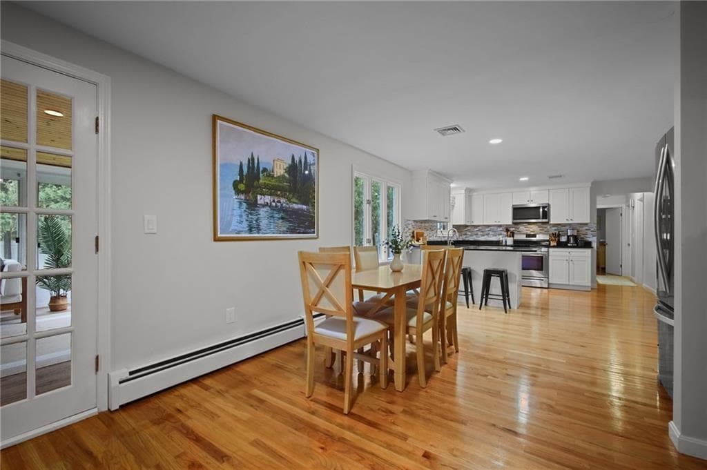 Single Family Residence at 22 Oakhurst Drive, Smithfield, photo 4 of 32