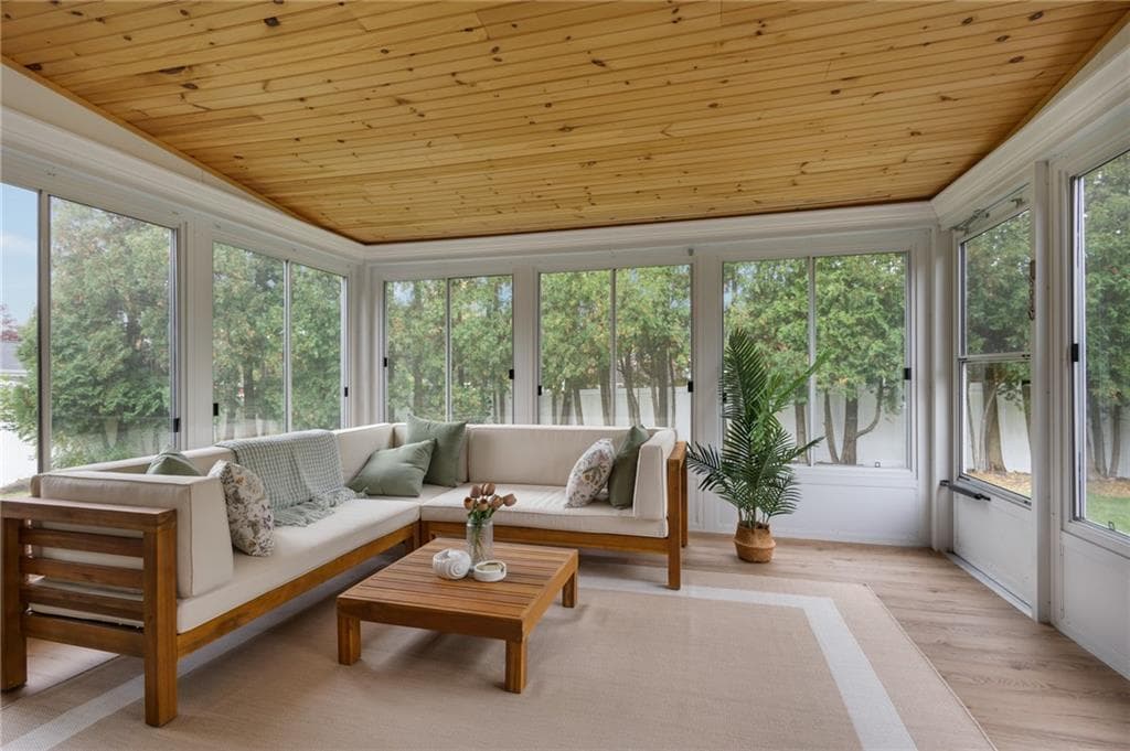 Single Family Residence at 22 Oakhurst Drive, Smithfield, photo 8 of 32