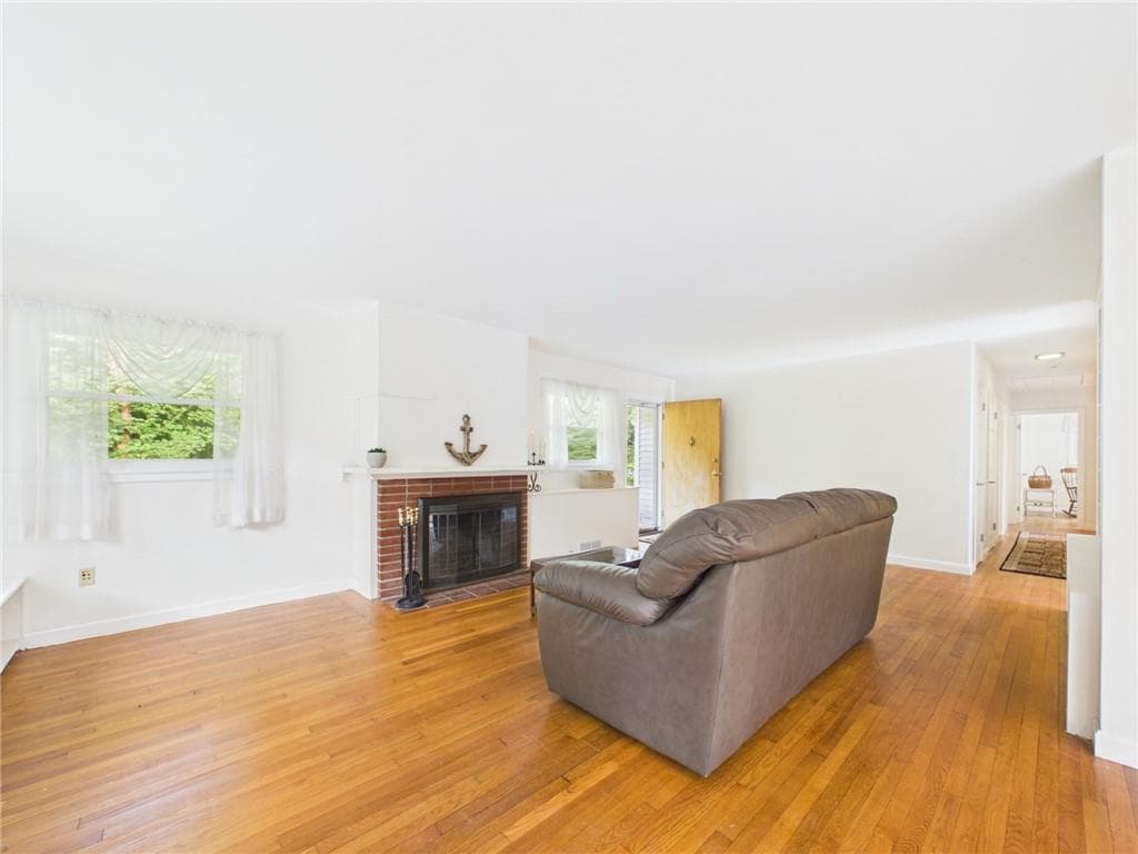 Single Family Residence at 115 Little Rest Road, South Kingstown, photo 18 of 30