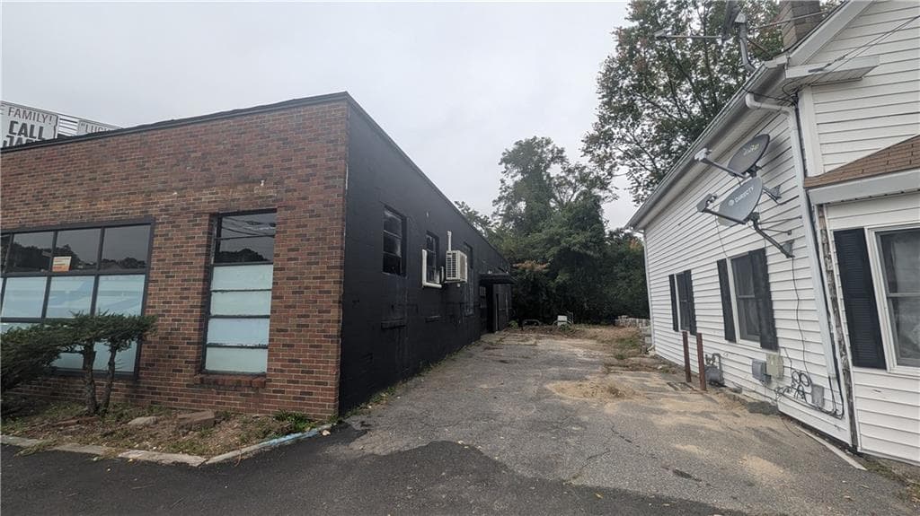 Commercial at 25 Pontiac Avenue, Providence, photo 2 of 11