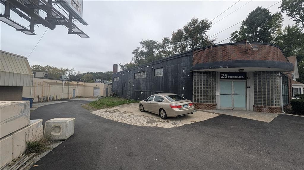 Commercial at 25 Pontiac Avenue, Providence, photo 3 of 11